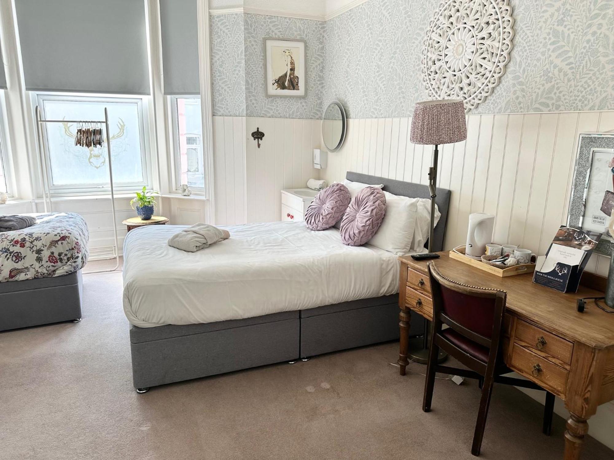 La Di Da Hotel Beach Town Bournemouth Bagian luar foto
