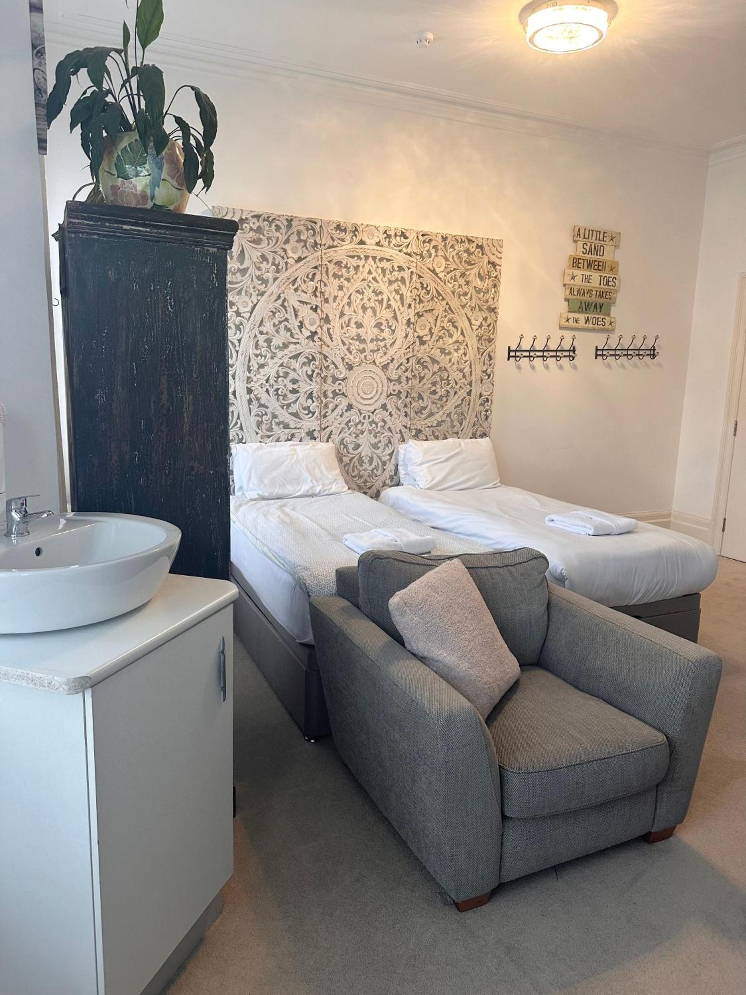 La Di Da Hotel Beach Town Bournemouth Bagian luar foto