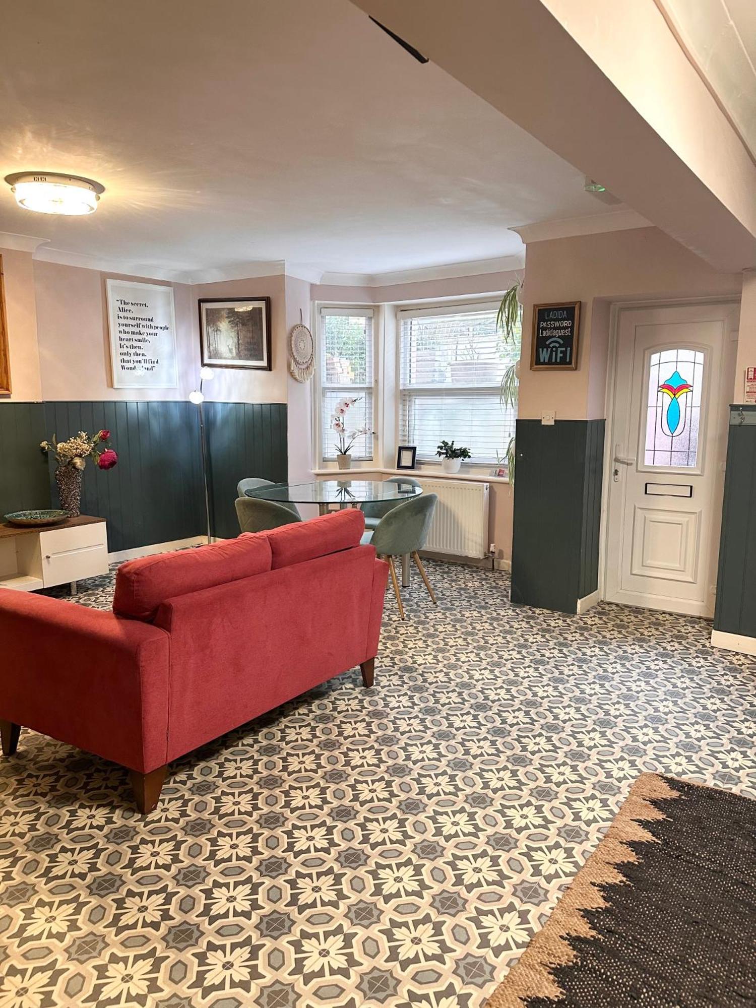 La Di Da Hotel Beach Town Bournemouth Bagian luar foto