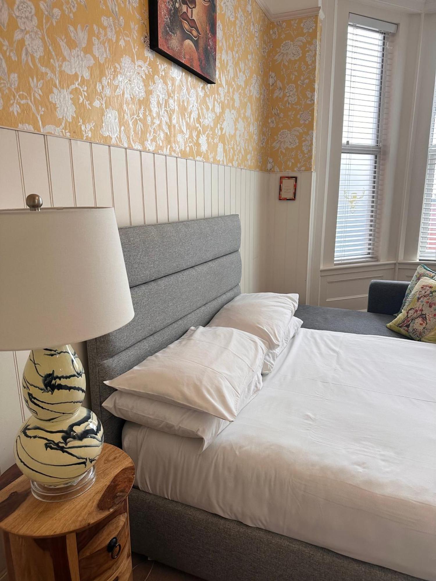 La Di Da Hotel Beach Town Bournemouth Bagian luar foto